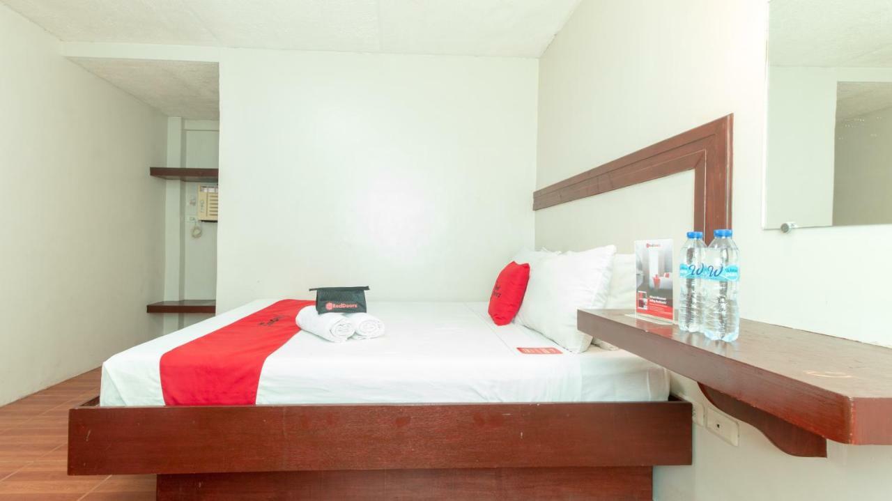 Hotel RedDoorz @ Paterno Street Tacloban Zewnętrze zdjęcie