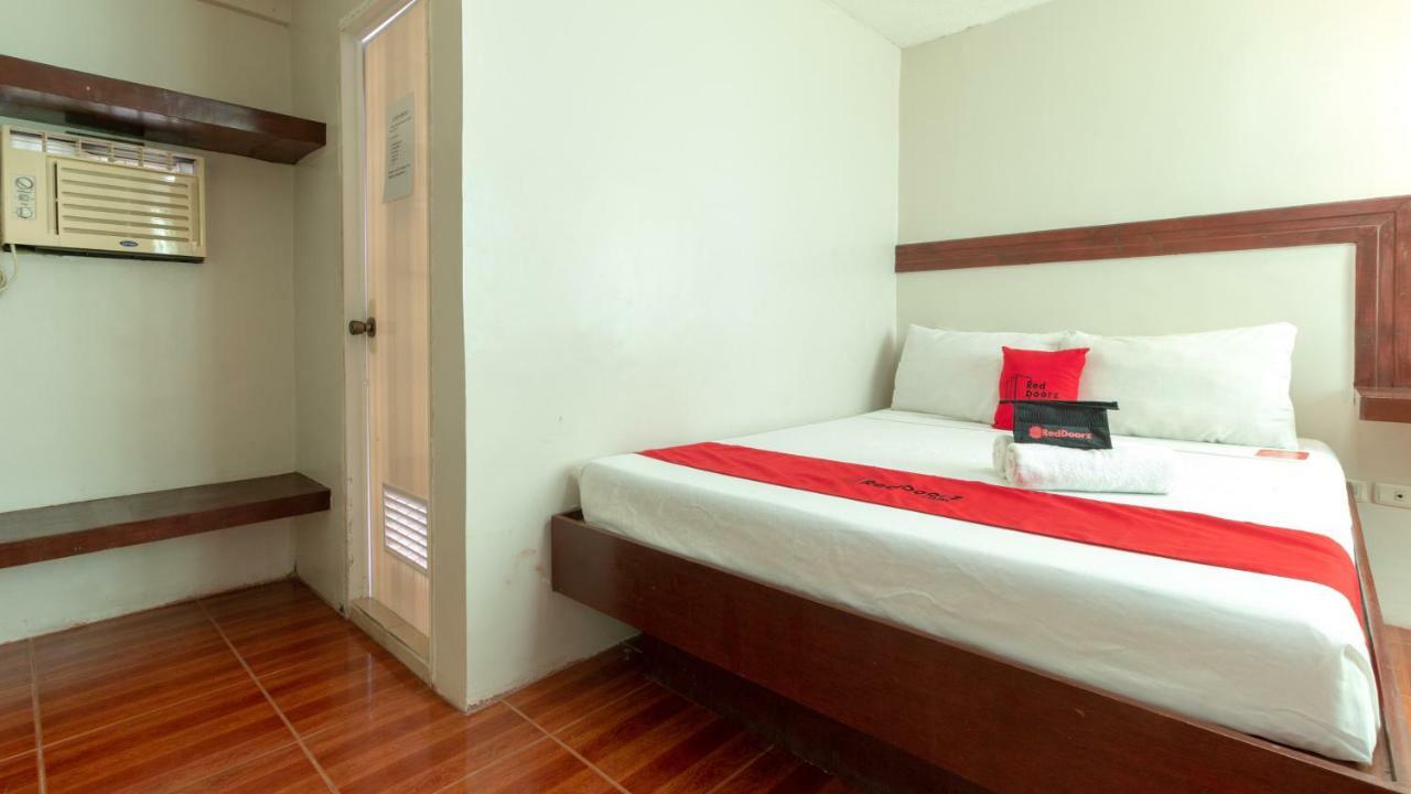 Hotel RedDoorz @ Paterno Street Tacloban Zewnętrze zdjęcie