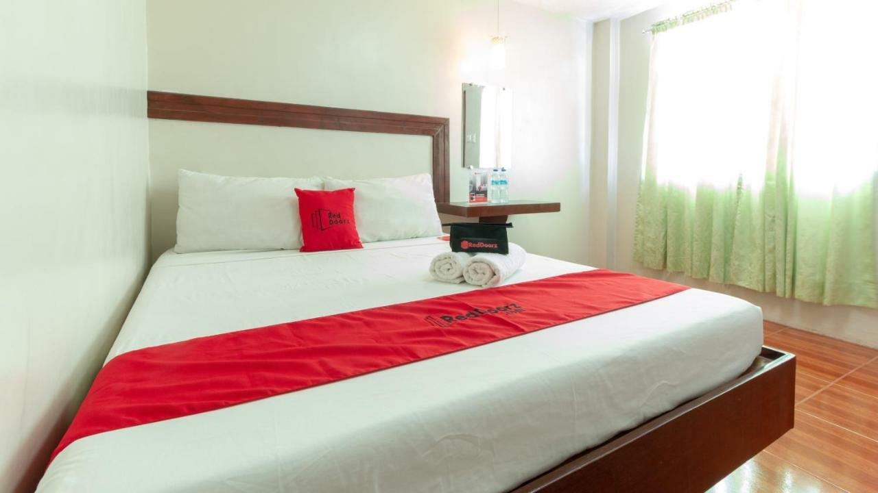 Hotel RedDoorz @ Paterno Street Tacloban Zewnętrze zdjęcie