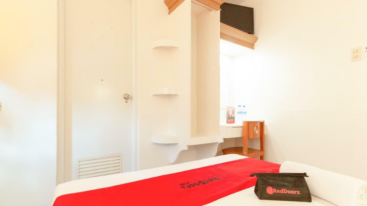 Hotel RedDoorz @ Paterno Street Tacloban Zewnętrze zdjęcie