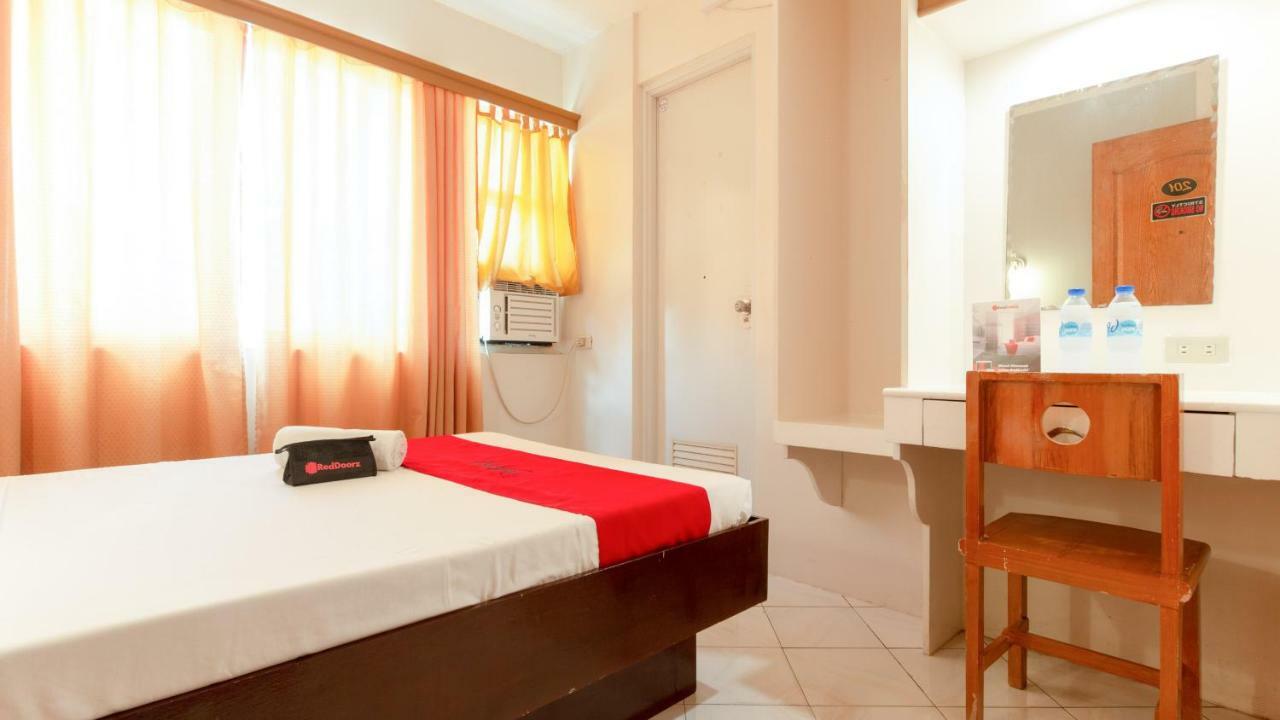 Hotel RedDoorz @ Paterno Street Tacloban Zewnętrze zdjęcie